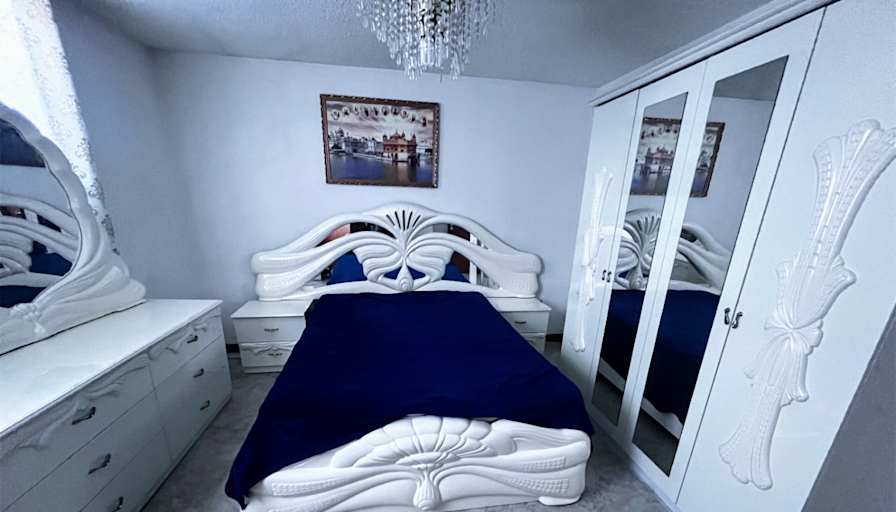 Dindyal Mursingh's room