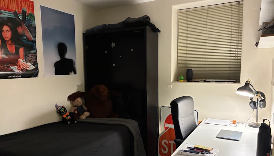 Harjosh's room
