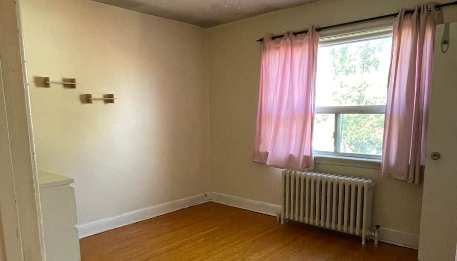 Barton Avenue's room