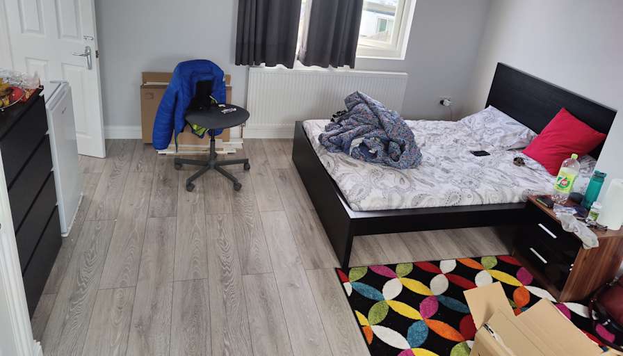 Room share to rent Hounslow, England TW5 9DH Hi... Roomies.co.uk