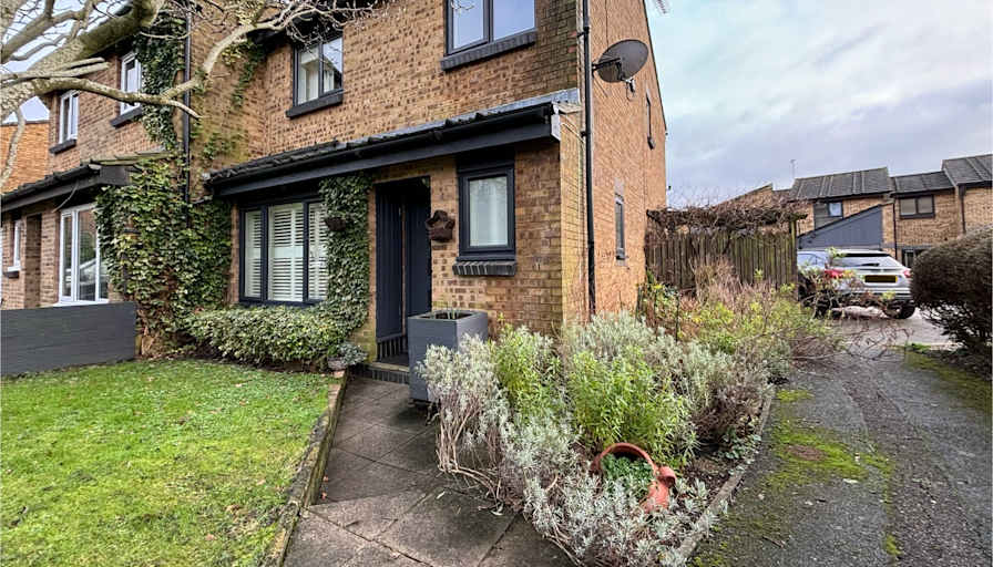 Private room to rent in share house Borehamwood,... Roomies.co.uk