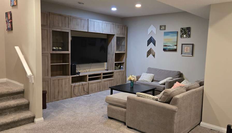 Stacey Dutton's room