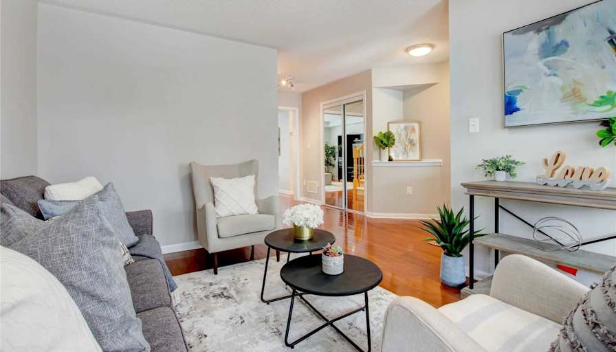 Sehrish Mahmood's room