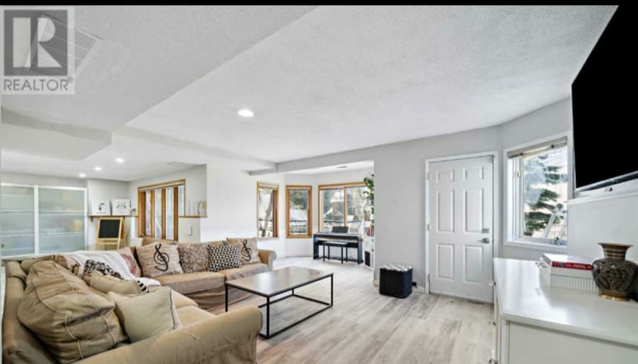 HARJIT CHAUHAN's room