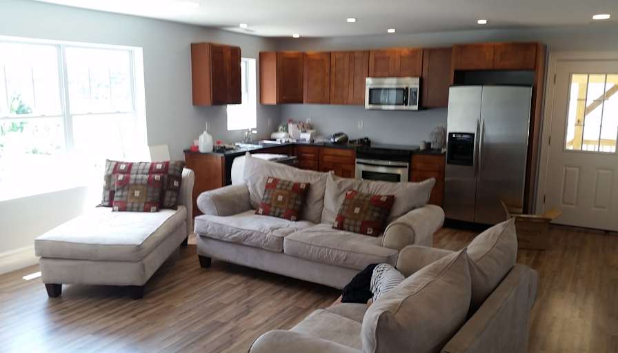 Private room to rent in share house Ely Avenue, Nor...