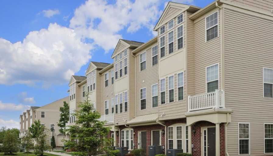 Private room to rent in share house Kyle Dr, Tinton...