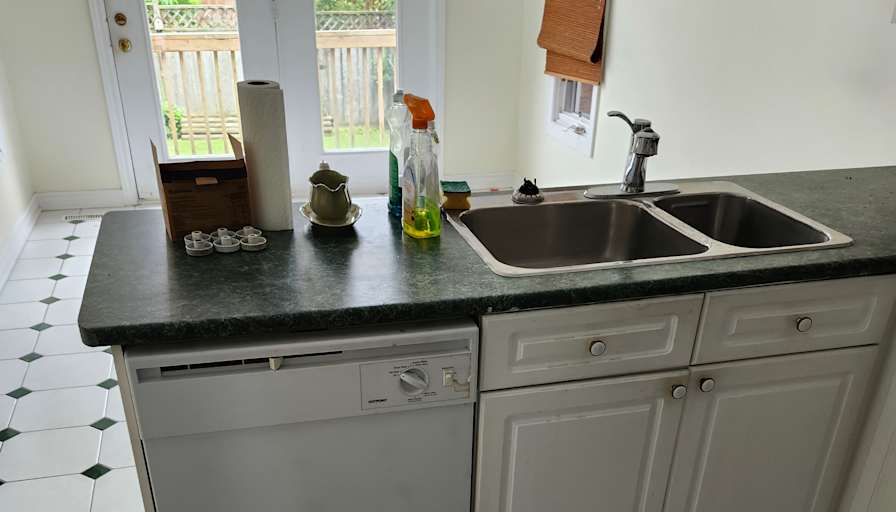 Patricia-Anne GRANT's room