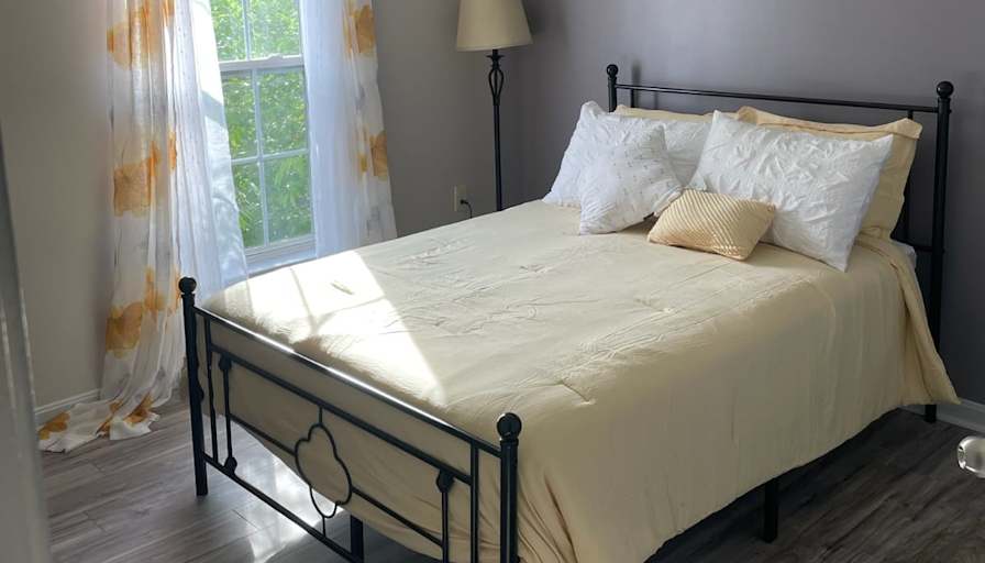 Private room to rent in share house Olney, Maryland...