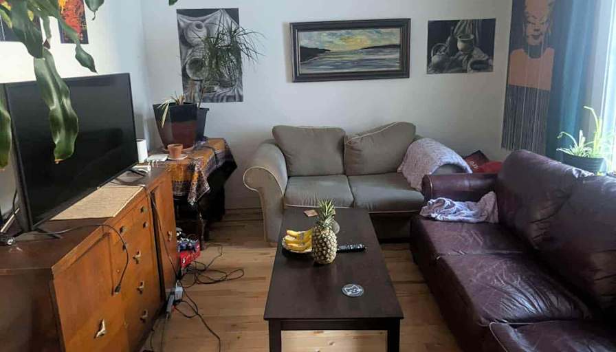 Photo of Arnold's room