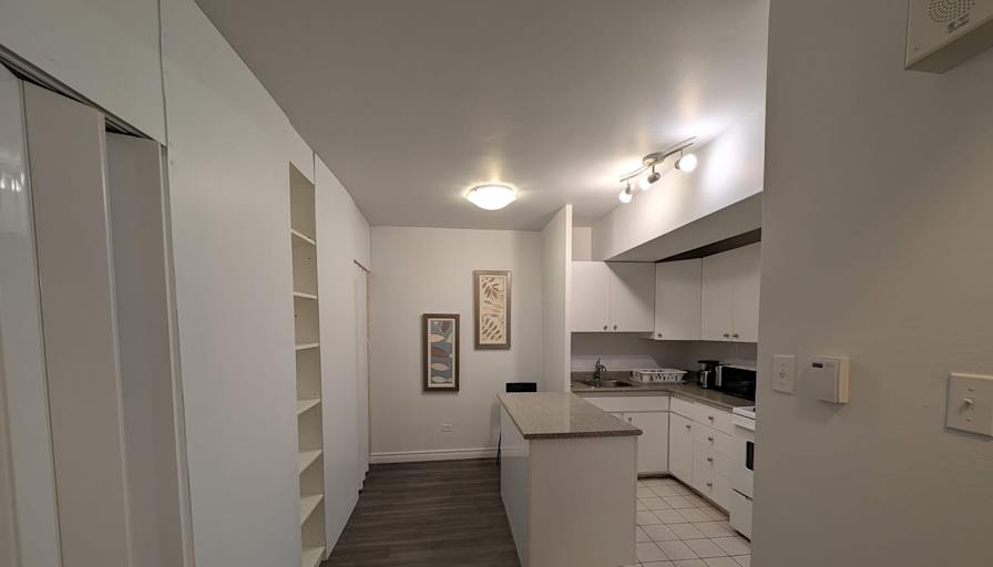 Maxenss Laouiti Delos's room