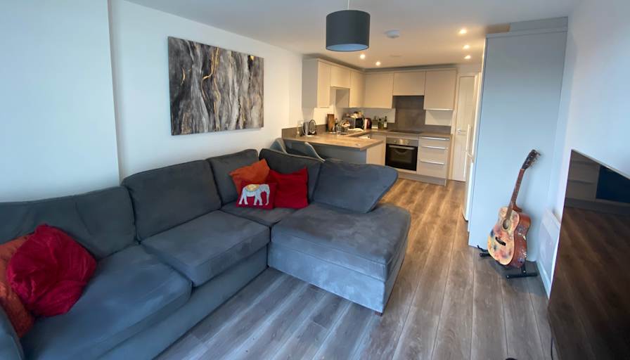 Private room to rent in share house London Road,... Roomies.co.uk