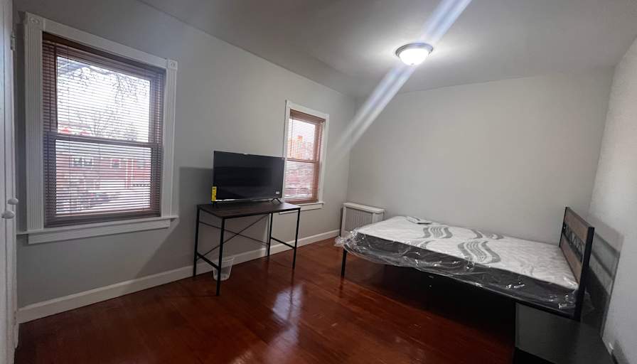 Room share to rent Queens, New York 11373 furnish...