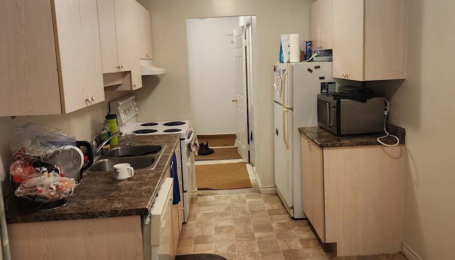 Dandrade browne's room