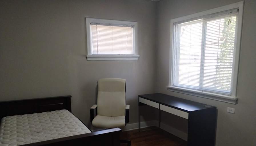 Photo of Ken's room