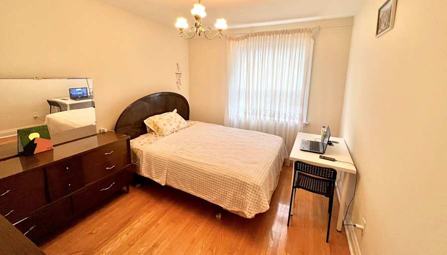 EKC Homestay Toronto's room