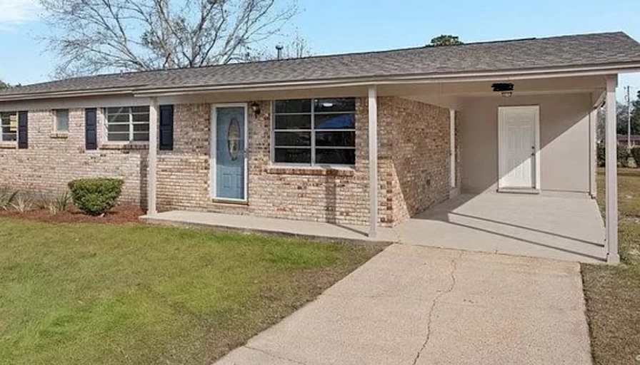 Private room to rent in share house Ensley, Florida...
