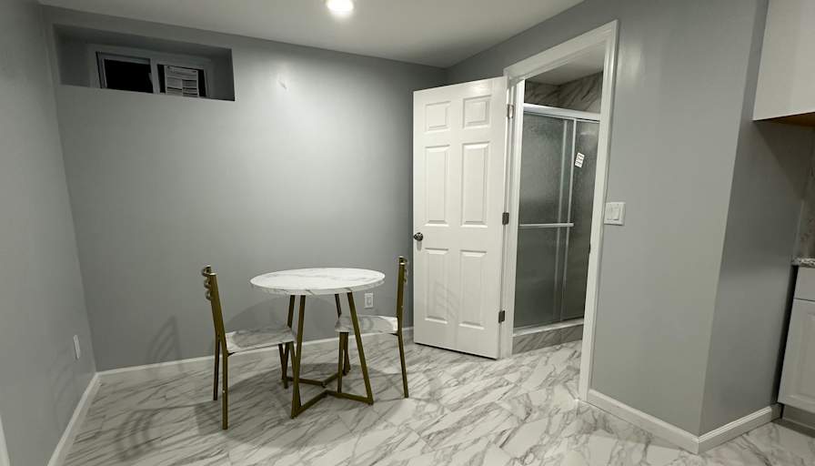 Room share to rent Newark, New Jersey 07108 Newly...