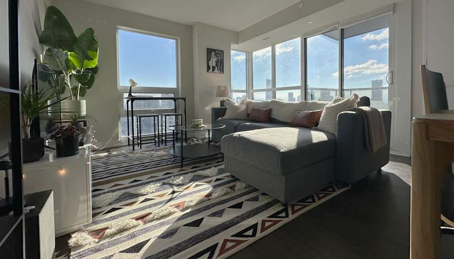 Private room to rent in share house Sherbourne Stree... Roomies.ca