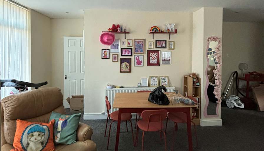 Private room to rent in share house Droylsden Roa... Roomies.co.uk