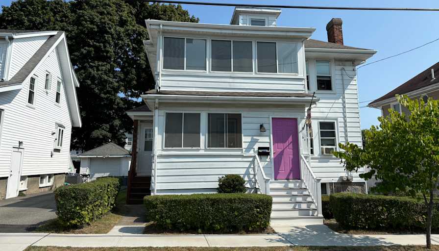 Private room to rent in share house Royal Street, Q...