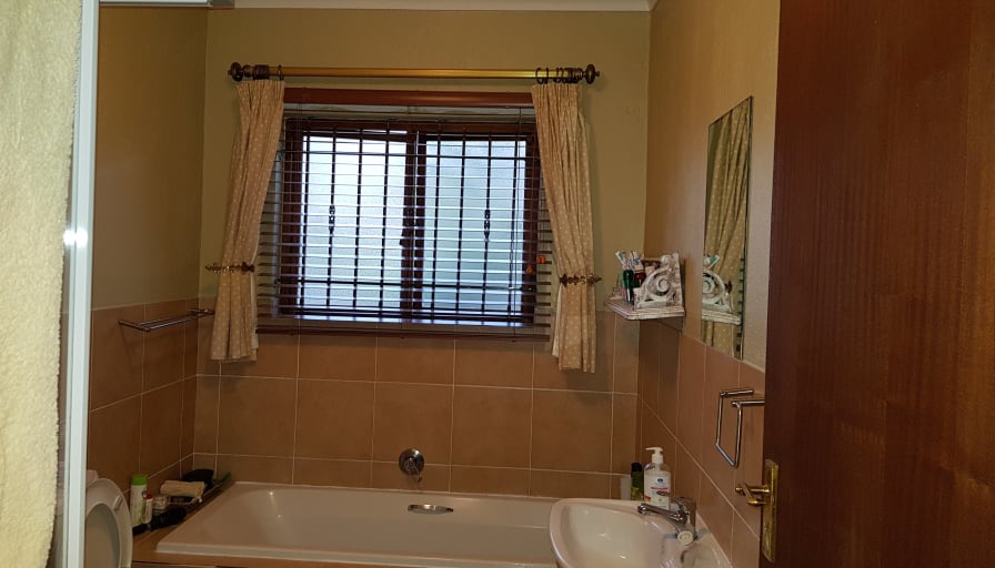 Photo of japisa Khosajapisa's room