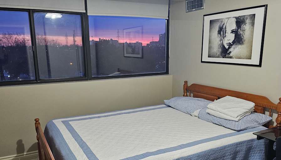 COZY NORTH YORK HOME's room