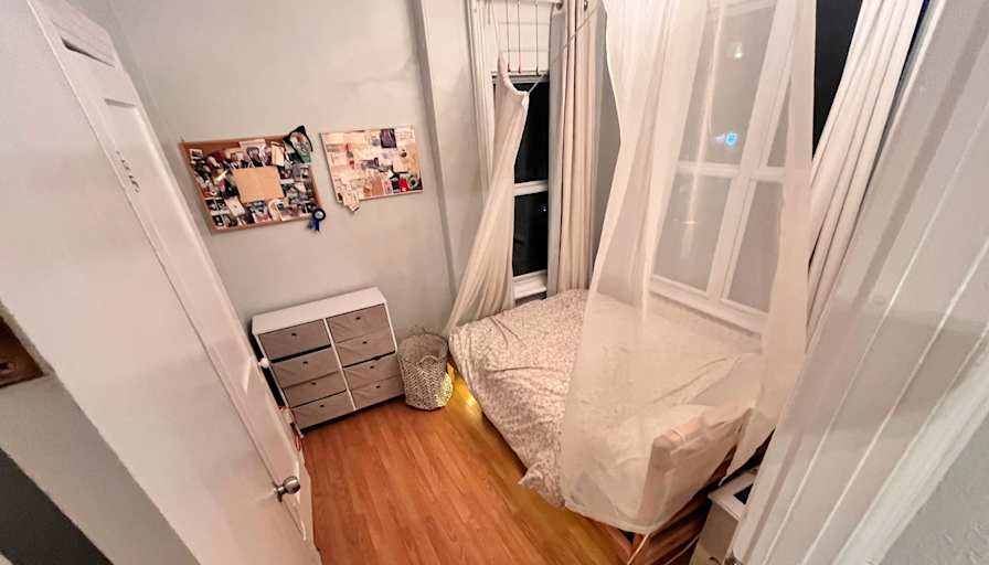 Quinn Boeker Thomas's room