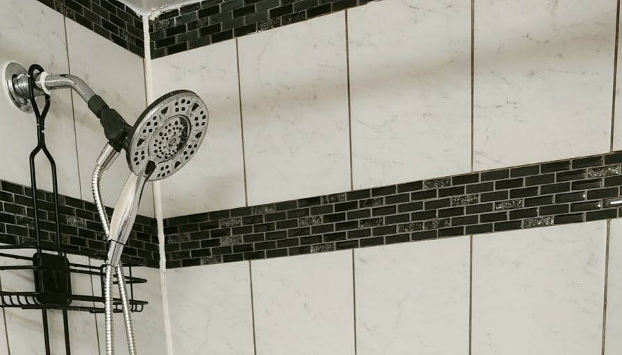 private-room-to-rent-in-share-house-pensacola-drive-roomies