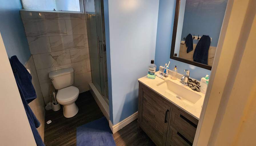 Samantha Raye's room