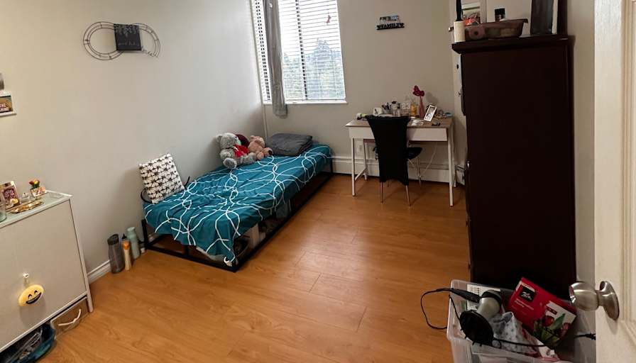 Ritteen Raphel's room