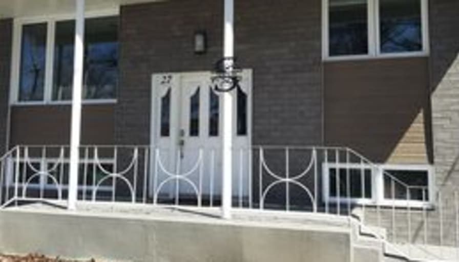 Simon Vaillancourt's room