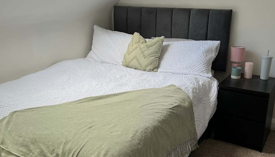 Photo of Alex Guy's room