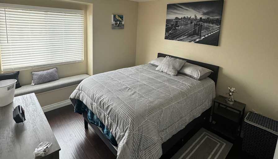 Private room to rent in share house Jurupa Valley,...