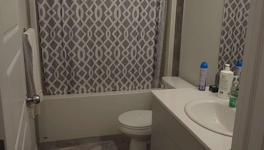 Tobi Jayesimi's room