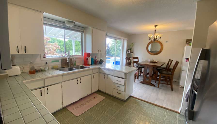 Emerald House's room