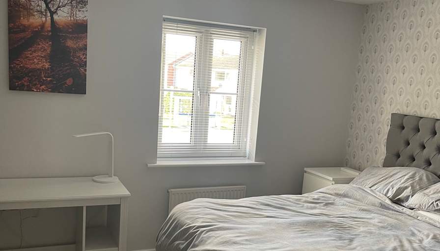 Photo of Andysatin's room