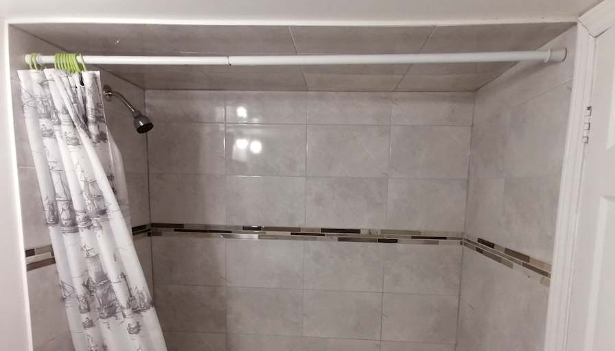 Beautiful, Clean & Bright!'s room