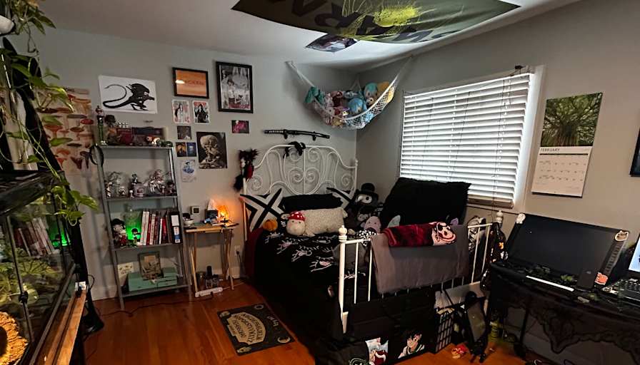 Awsten's room