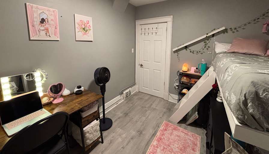 Amiel Jodorkovsky's room