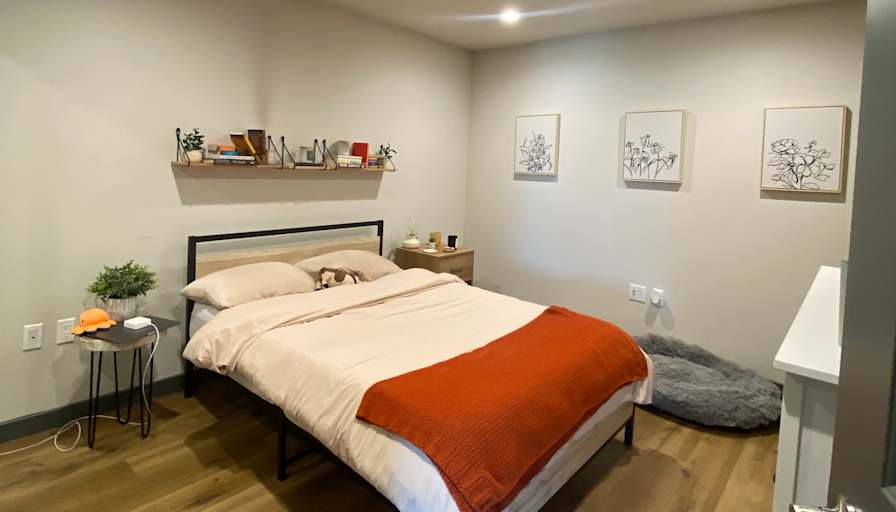 Private room to rent in share house Colfax Avenue,...