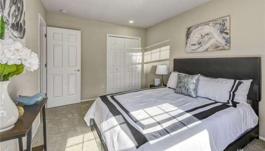 Private room to rent in share house Sammamish, Wash...