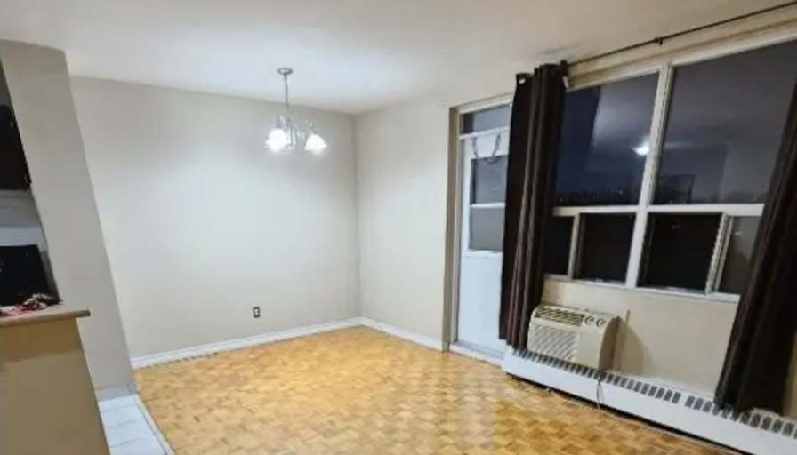 Photo of Private MASTER Room w/ walk in closet + shared bathroom available's room