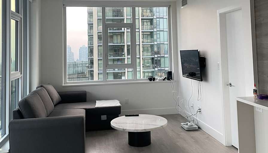 Carlos figueroa's room