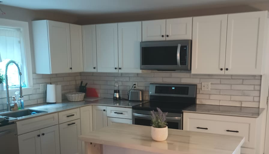Photo of Please Read Profile's room