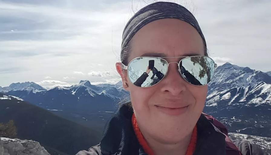 Debra Sanders's room