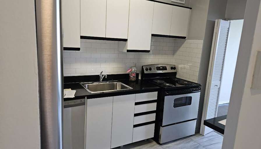 Shalletto Bowen's room