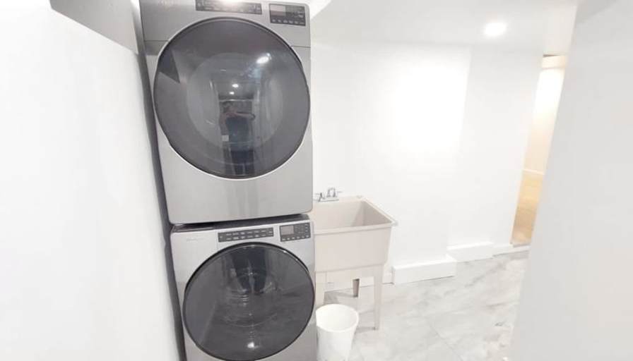 EKC Homestay Toronto's room