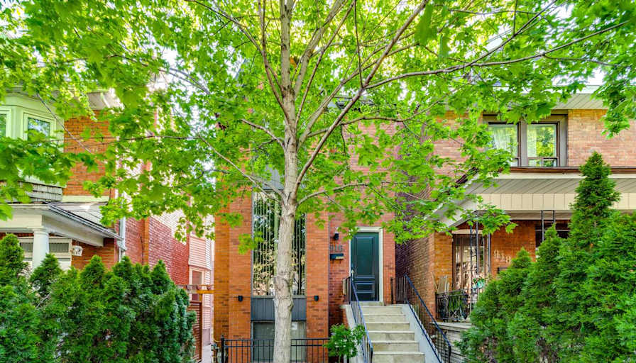 Bobby Sharifian's room