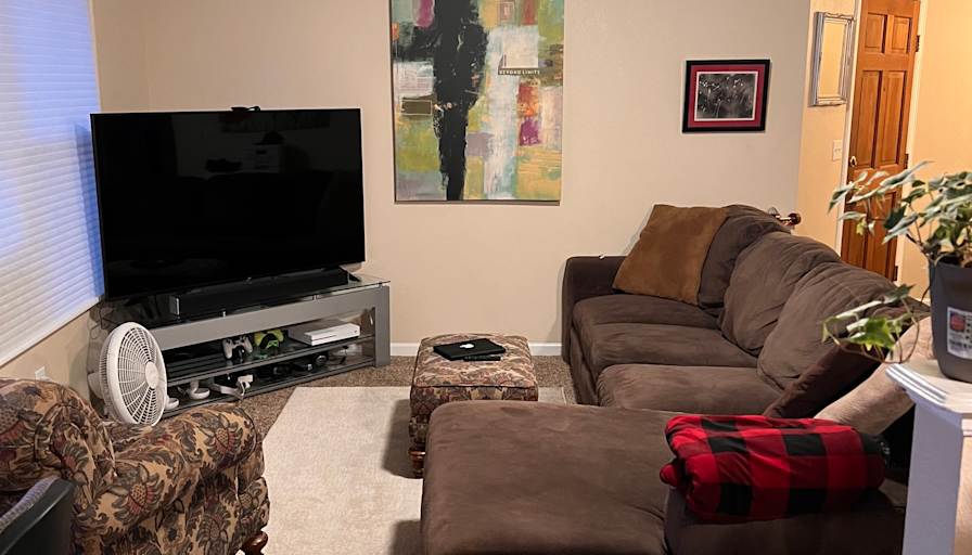 Private room to rent in share house Glenwood Spring...