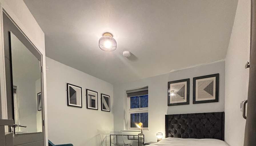 Photo of tom baker's room